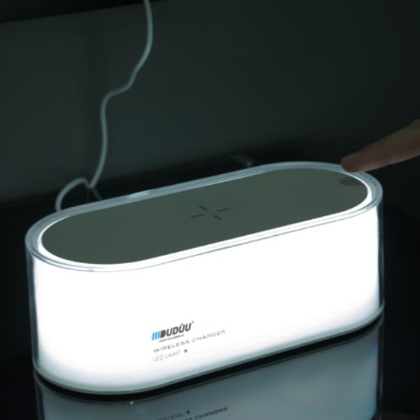 Image of BLUETOOTH CHARGER 15 WITH LAMP